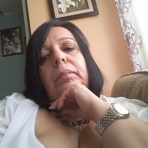 Meet your Posher, Iris